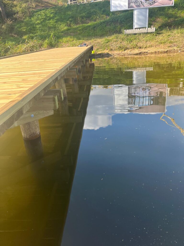 Montaż i budowa pomostów kąpielowych Augustów